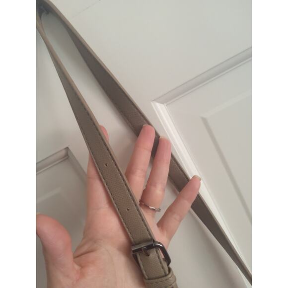 Badgley Mischka TurnKey studded embellished crossbody purse tan handle 10x7.5 in - Picture 4 of 10